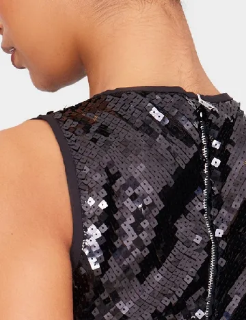Top PRETTYLITTLETHING, negru