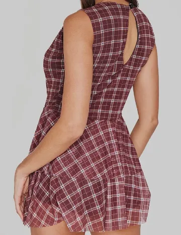Salopeta PRETTYLITTLETHING, visiniu Rosu
