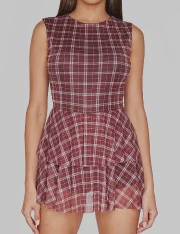 Salopeta PRETTYLITTLETHING, visiniu Rosu