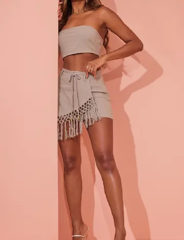 Top PRETTYLITTLETHING, bej