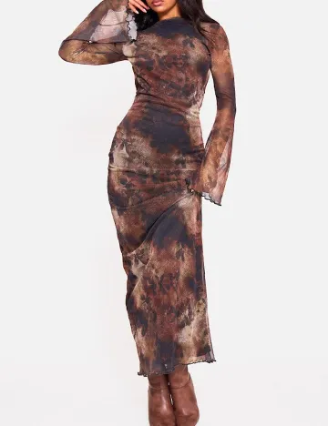 Rochie lunga PRETTYLITTLETHING, maro