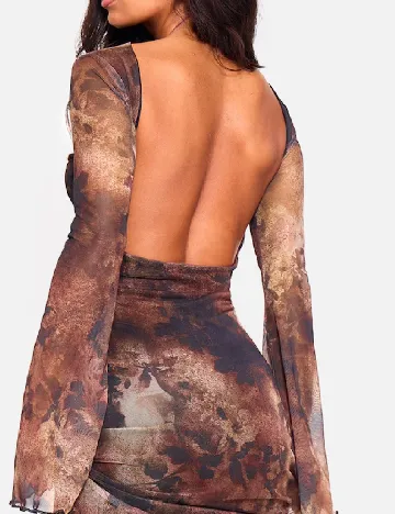 Rochie lunga PRETTYLITTLETHING, maro