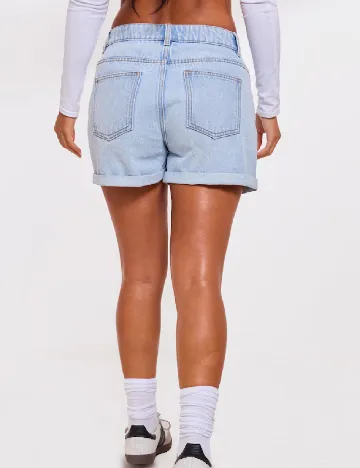 Pantaloni scurti PRETTYLITTLETHING, albastru