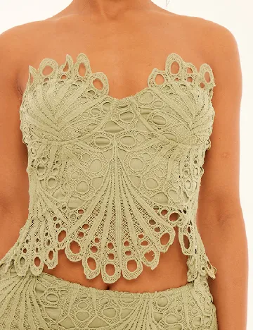 Top PRETTYLITTLETHING, verde