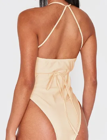 Costum de baie PRETTYLITTLETHING, crem