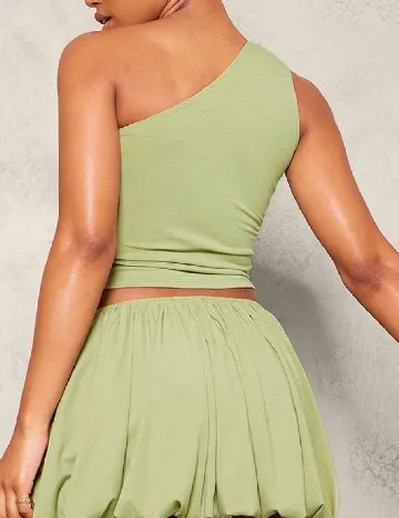 Top PRETTYLITTLETHING, verde