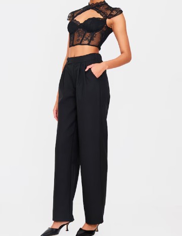 Top PRETTYLITTLETHING, negru
