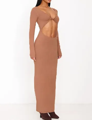 Rochie lunga PRETTYLITTLETHING, maro