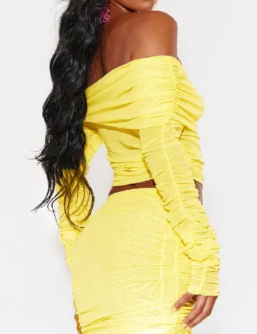 Top PRETTYLITTLETHING, galben