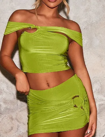 Fusta PRETTYLITTLETHING, verde