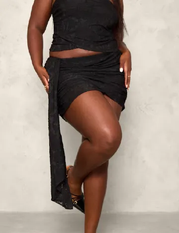 Fusta PRETTYLITTLETHING Plus Size, negru