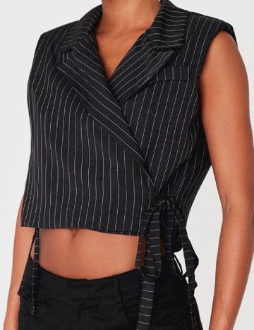 Vesta PRETTYLITTLETHING, negru