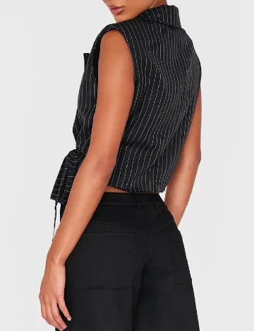 Vesta PRETTYLITTLETHING, negru