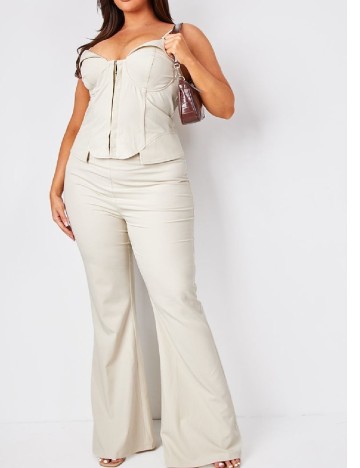 Top PRETTYLITTLETHING Plus Size, bej