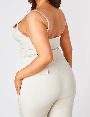 Top PRETTYLITTLETHING Plus Size, bej