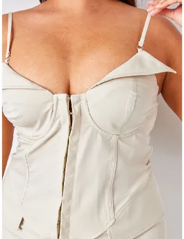Top PRETTYLITTLETHING Plus Size, bej