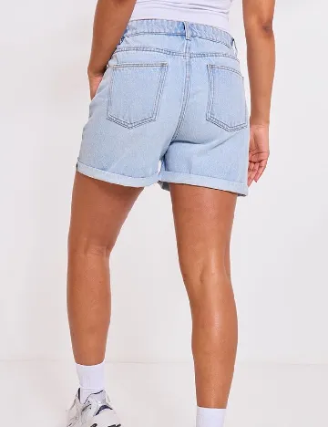 Pantaloni scurti PRETTYLITTLETHING, albastru