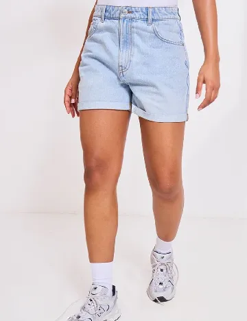 Pantaloni scurti PRETTYLITTLETHING, albastru