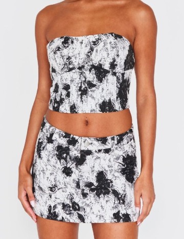 Fusta PRETTYLITTLETHING, alb/negru