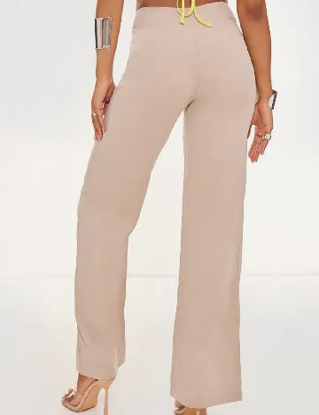 Pantaloni PRETTYLITTLETHING, bej