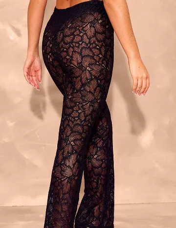 Pantaloni PRETTYLITTLETHING, negru
