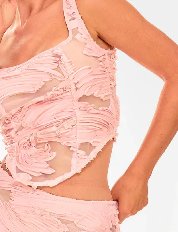Top PRETTYLITTLETHING, roz