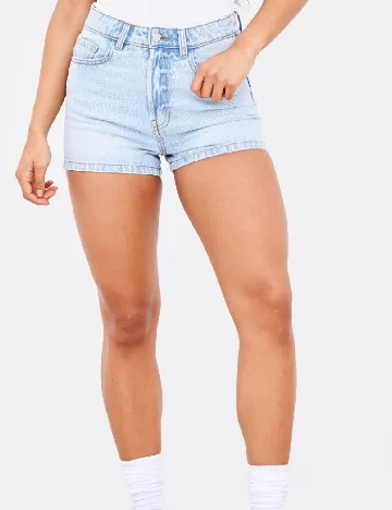 Pantaloni scurti PRETTYLITTLETHING, albastru
