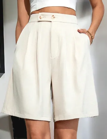 Pantaloni scurti SHEIN, crem