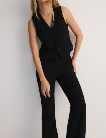 Vesta Reserved, negru