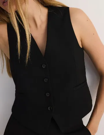 Vesta Reserved, negru