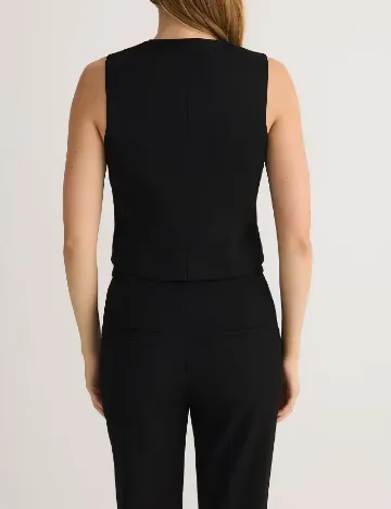 Vesta Reserved, negru