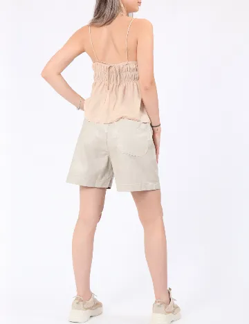 Pantaloni scurti ASOS, crem