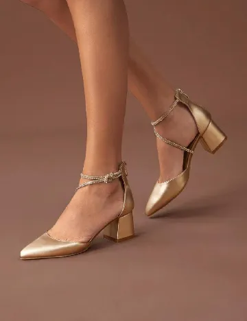 Pantofi SHEIN, crem