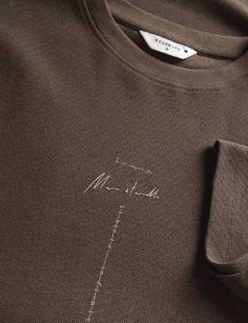 Tricou Reserved, maro