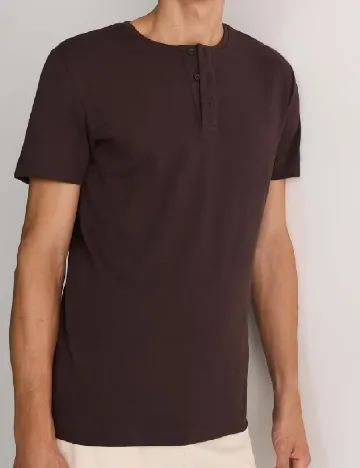 Tricou Reserved, maro