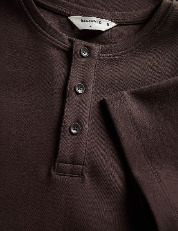 Tricou Reserved, maro