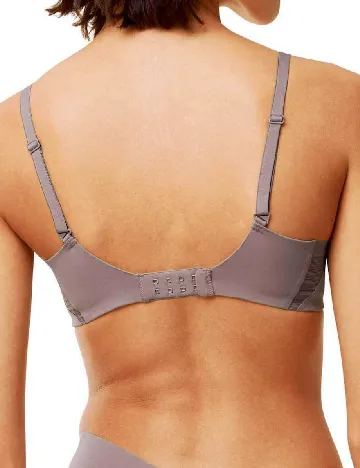 Sutien Triumph, mov