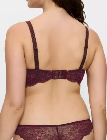 Sutien Triumph, pruna