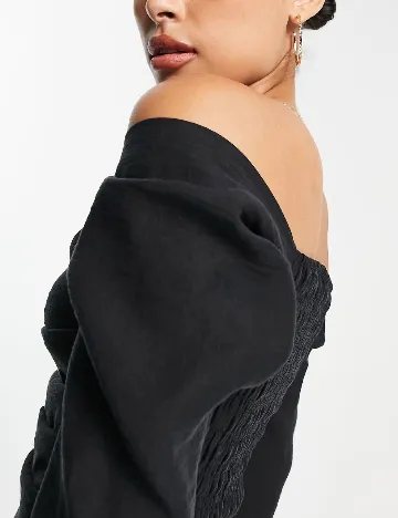 Top Top Shop, negru