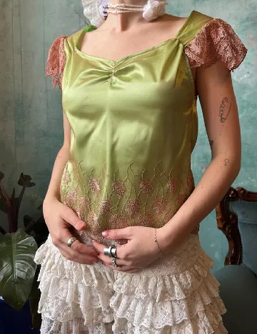 Top Labelrail x Lara Adkins, verde