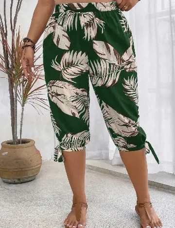 Pantaloni scurti SHEIN CURVE, verde