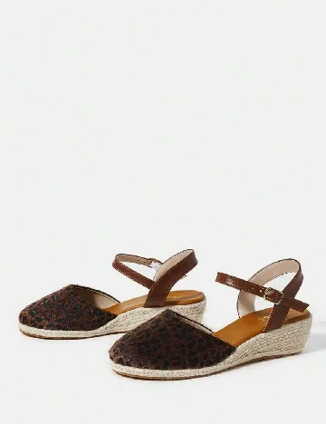 Sandale SHEIN, maro