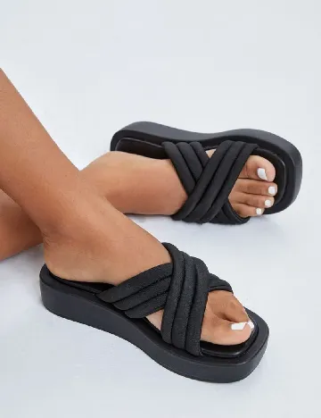 Slapi SHEIN, negru