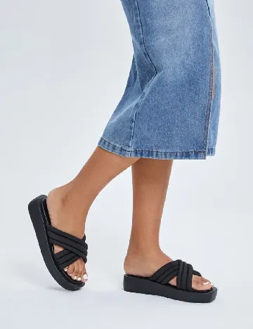 Slapi SHEIN, negru