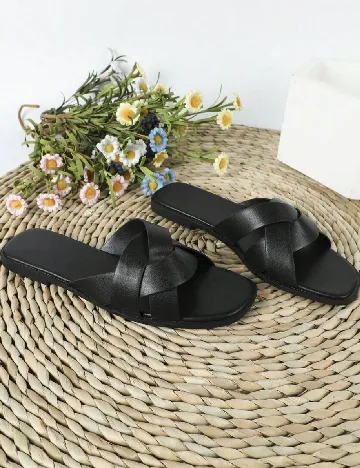 Slapi SHEIN, negru