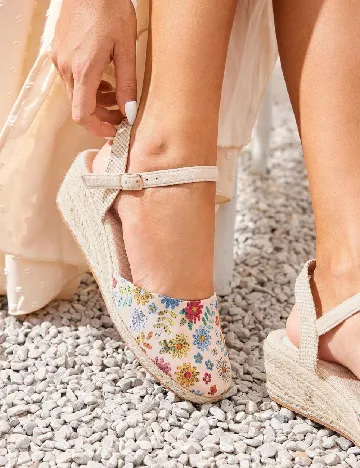 Pantofi SHEIN, floral print