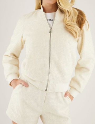 Jacheta Guess, crem