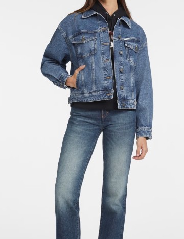 Jacheta Guess, albastru