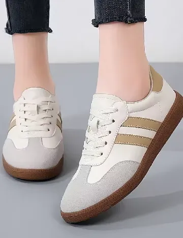 Adidasi SHEIN, mix culori