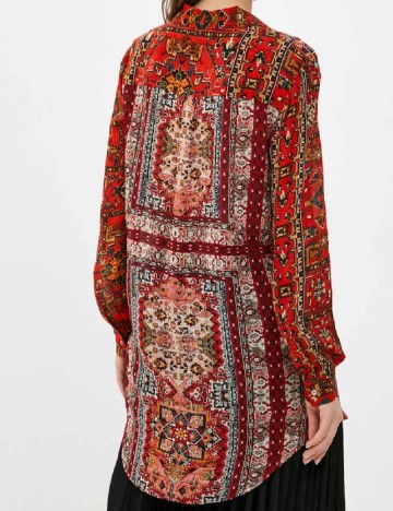 Camasa Desigual, rosu